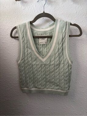 Abercrombie Cable V-Neck Sweater Vest S Pale Mint Preppy Old Money